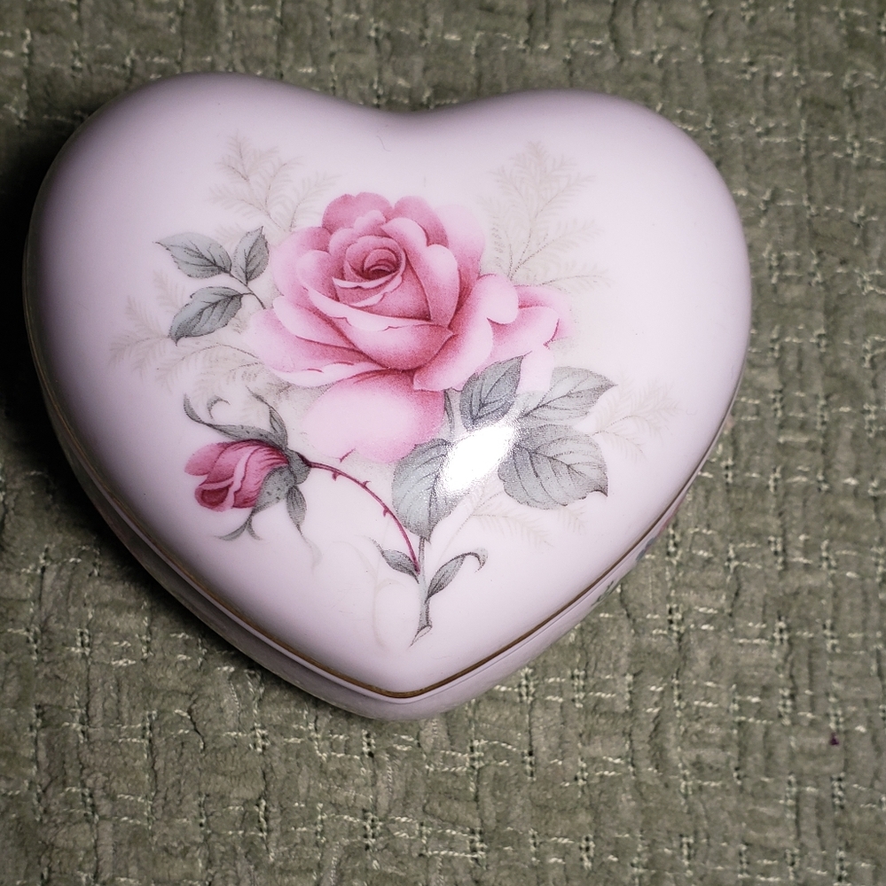 Heart-Shaped Floral Trinket Box